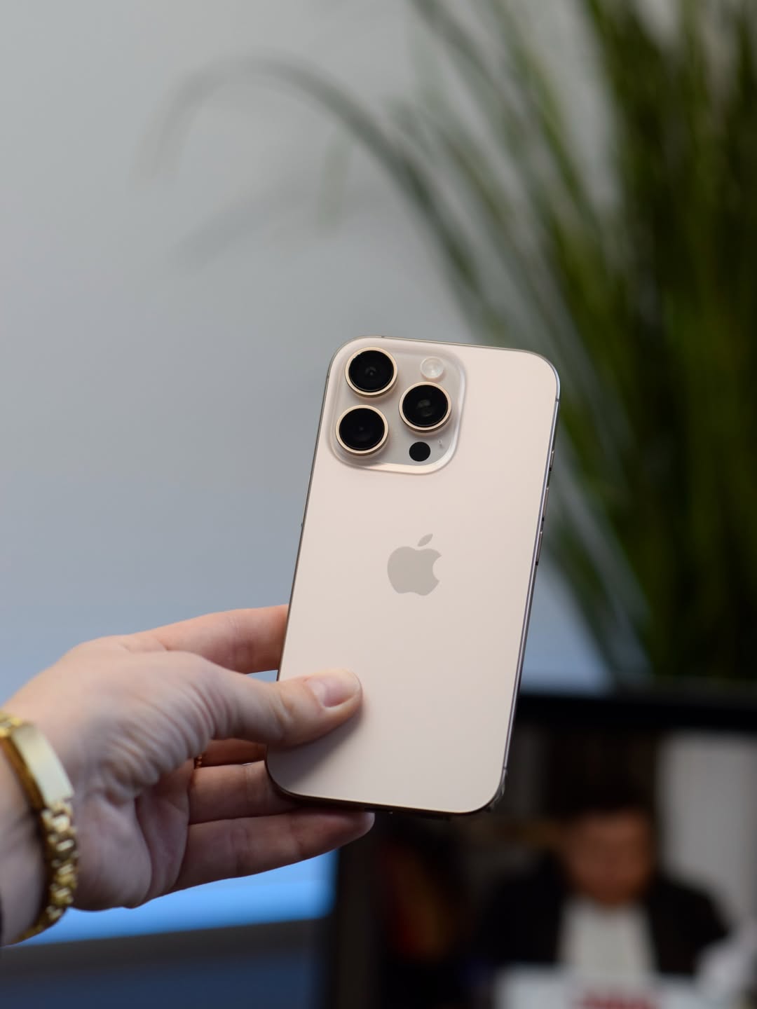 iPhone 16 Pro