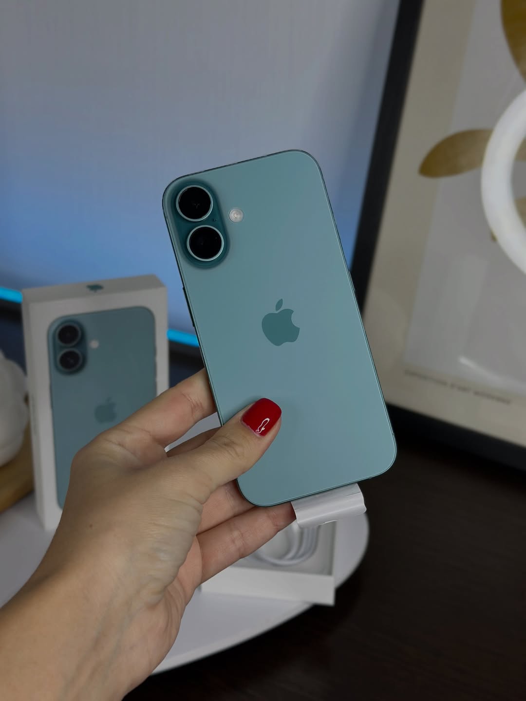 iPhone 16